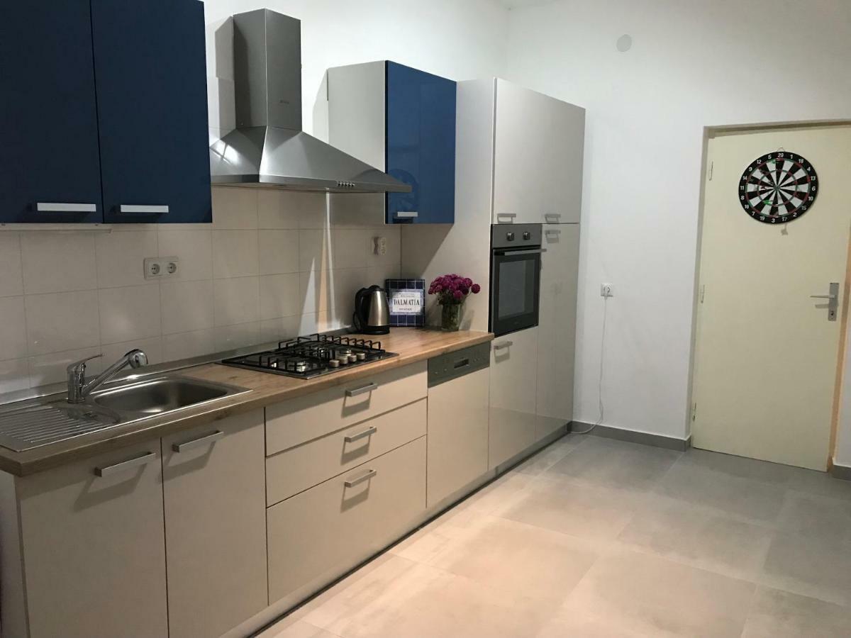 Apartman Dalmatia Apartment Jesenice  Exterior photo