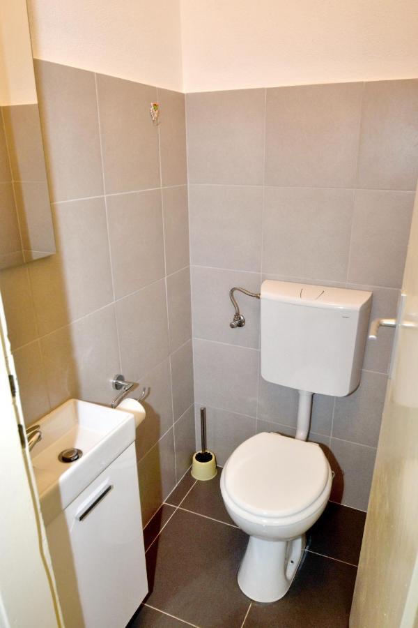 Apartman Dalmatia Apartment Jesenice  Exterior photo